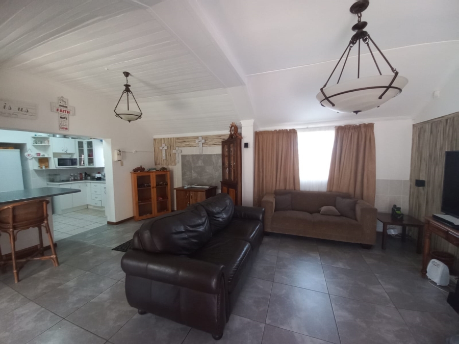 To Let 2 Bedroom Property for Rent in Jeffreys Bay Central Eastern Cape